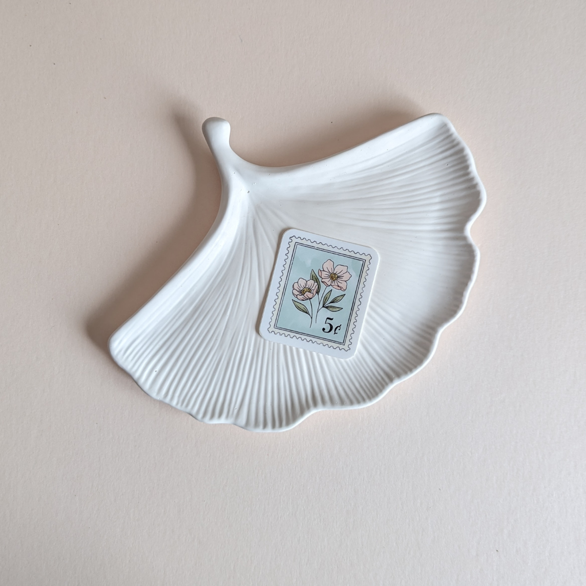 Découvrez cette magnifique collection d'autocollants floraux façon timbre, parfaits pour personnaliser et embellir les objets de votre choix : des carnets, des agendas, des ordinateurs portables, des téléphones, des gourdes, des boîtes à lunch et bien plus encore.
