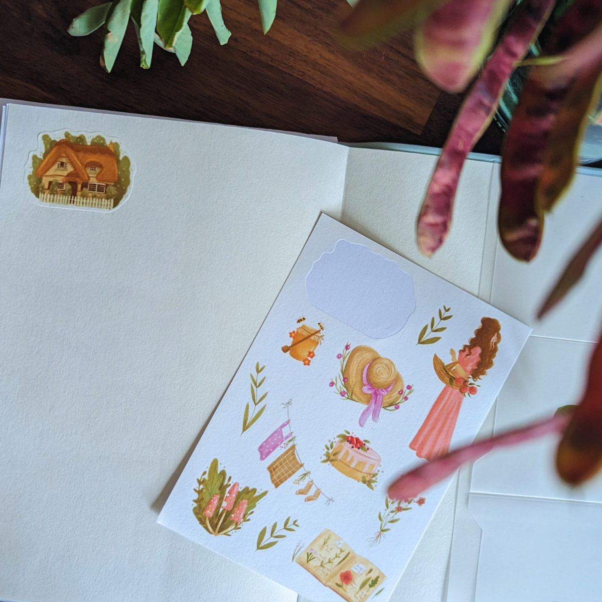 Inspirées par l'ambiance chaleureuse et accueillante des maisons de campagne, ces illustrations bucoliques rappellent la tranquillité de la vie à la campagne.