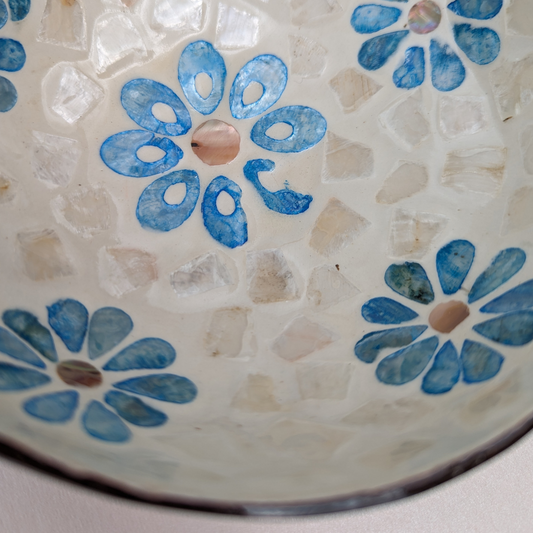 Bol Décoratif en Noix de Coco Incrustré de Nacre