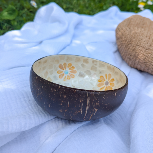 Bol en noix de coco artisanal Incrustré de Nacre Fleurs Jaunes