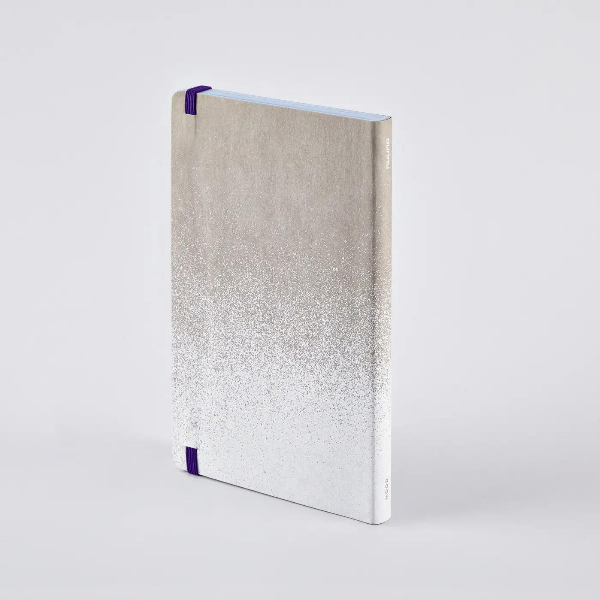 Les pages blanches d’un cahier, parfois intimidantes, ont été transformées en paysages colorés.