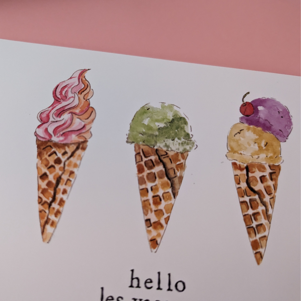 Il y en a pour tous les goûts : glace à l'italienne, parfum pistache, vanille et cerise. Avec cette carte plus de doute les vacances sont enfin là !