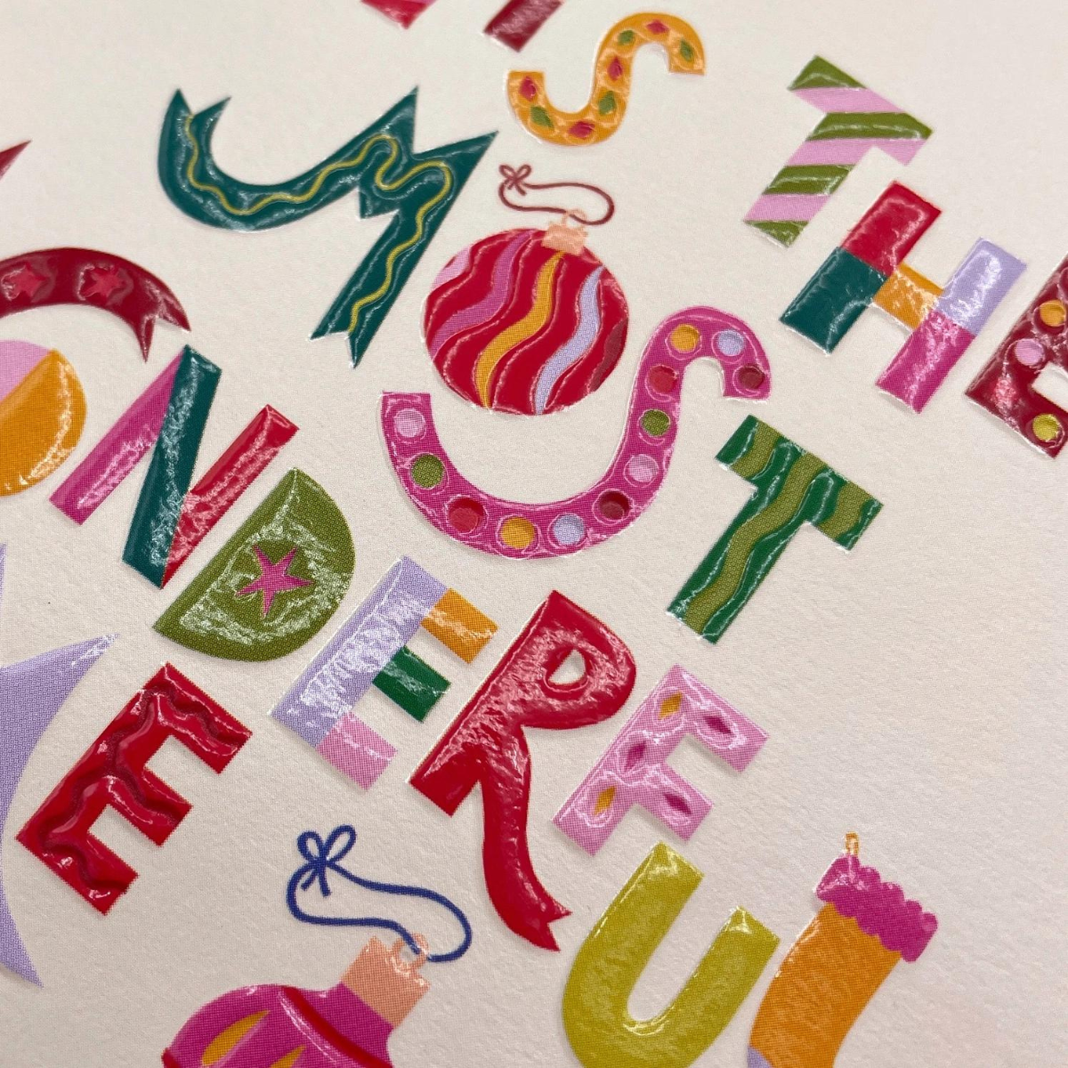 Cette carte porte l'inscription « It's the most wonderful time of the year ».