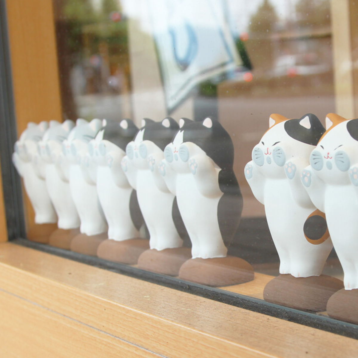 Figurine Chat Gris Joues Aplaties