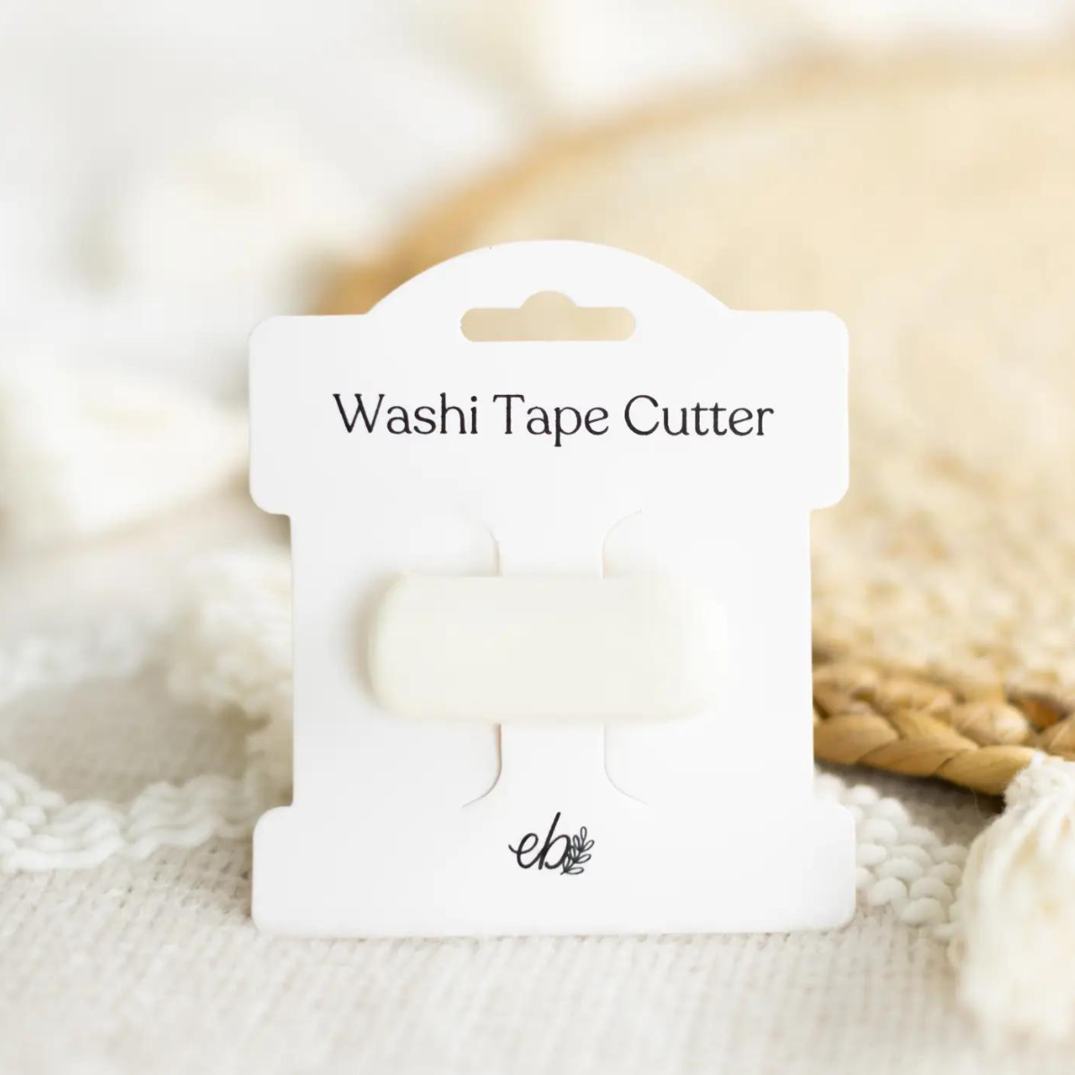 Le Cutter à Masking Tape est un outil de découpe pratique et précis, conçu pour vous simplifier la vie dans tous vos projets de bricolage et de loisirs créatifs !