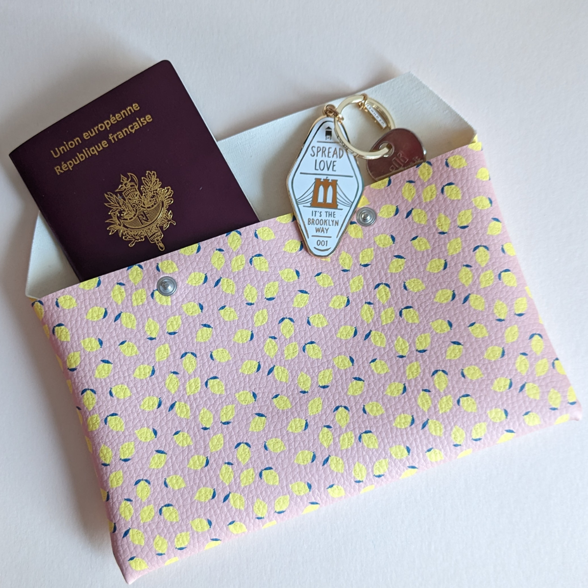 Finies les pertes de temps à chercher vos affaires, désormais tout sera à portée de main dans cette pochette.
