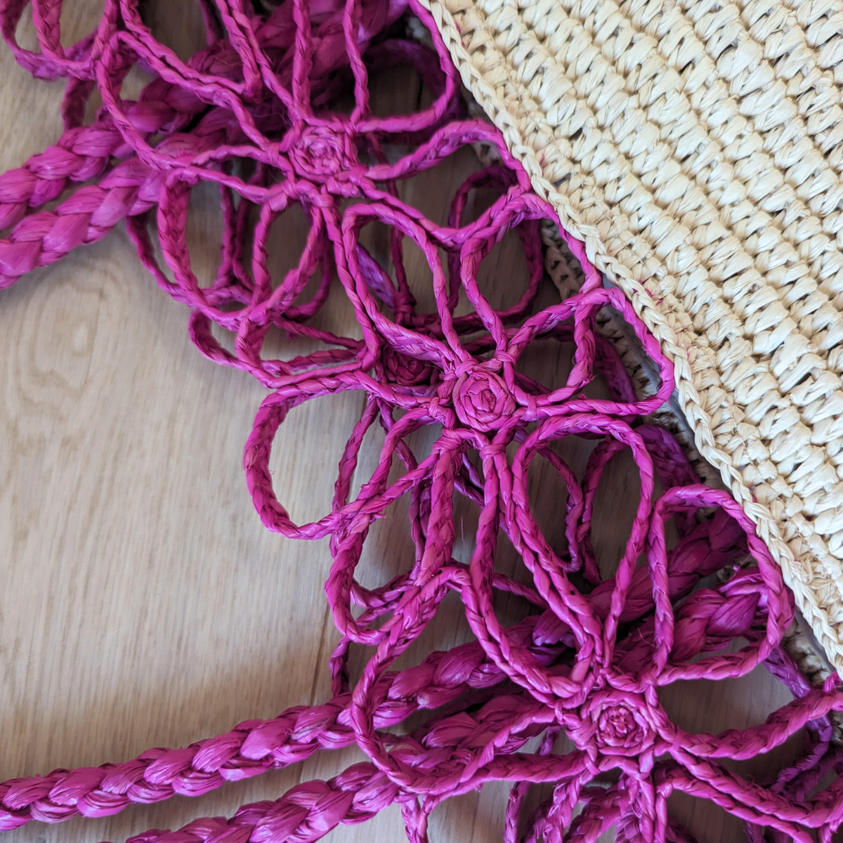 Sac en Raphia Doublé Fleur Fuchsia