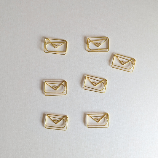 Cet ensemble de 7 trombones est également un cadeau doux et précieux pour vos amis, votre famille ou vos collègues. Ils adoreront cette attention délicate qui leur permettra d'ajouter un soupçon de poésie à leur paperasse.