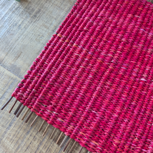 Lot de 2 Sets de table raphia rouge et osier