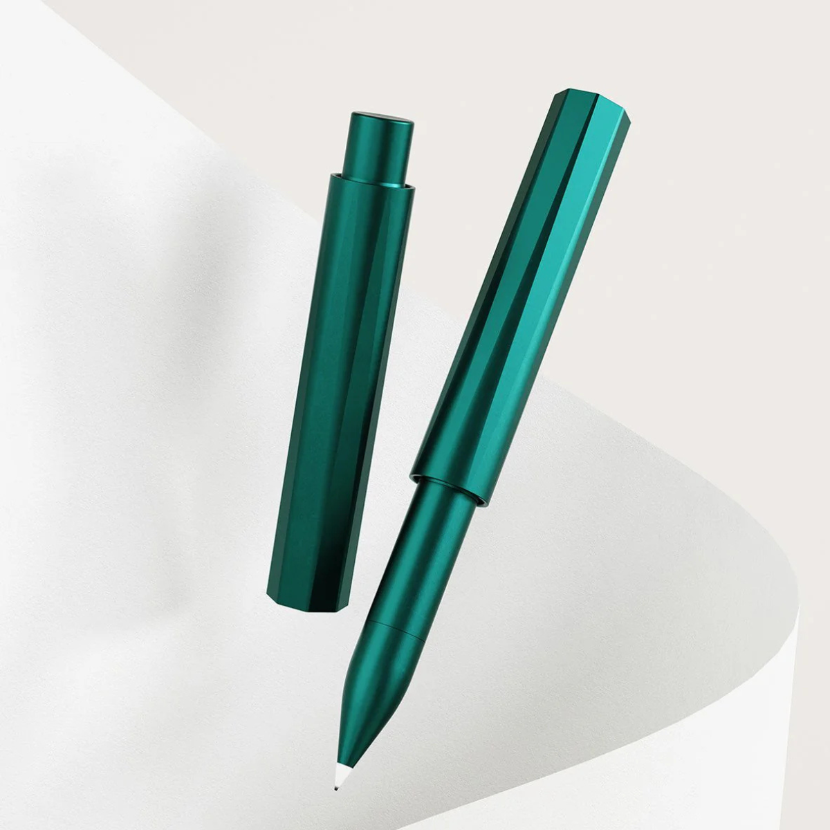 Découvrez The Wren, le stylo rechargeable couleur Lierre.