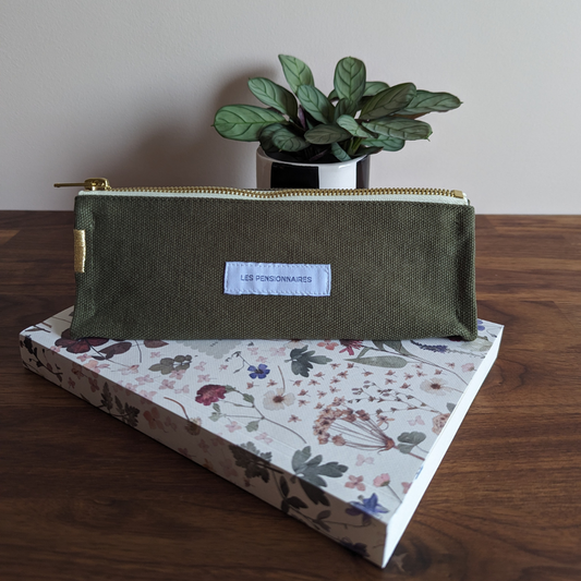 Petite Trousse Kaki Les pensionnaires.