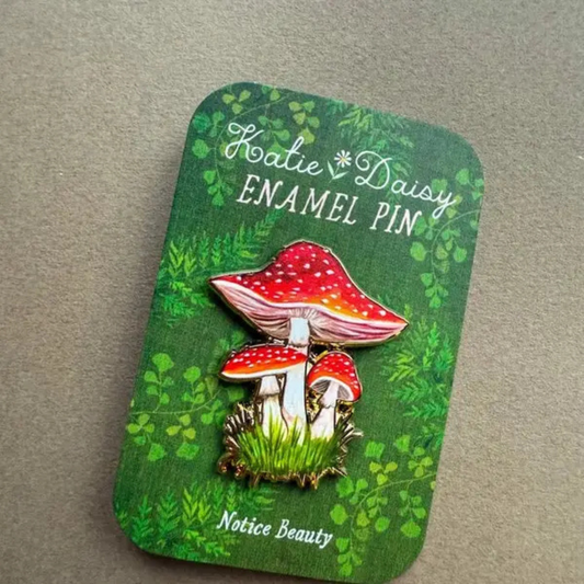 Pin’s Champignons Katie Daisy rouge.