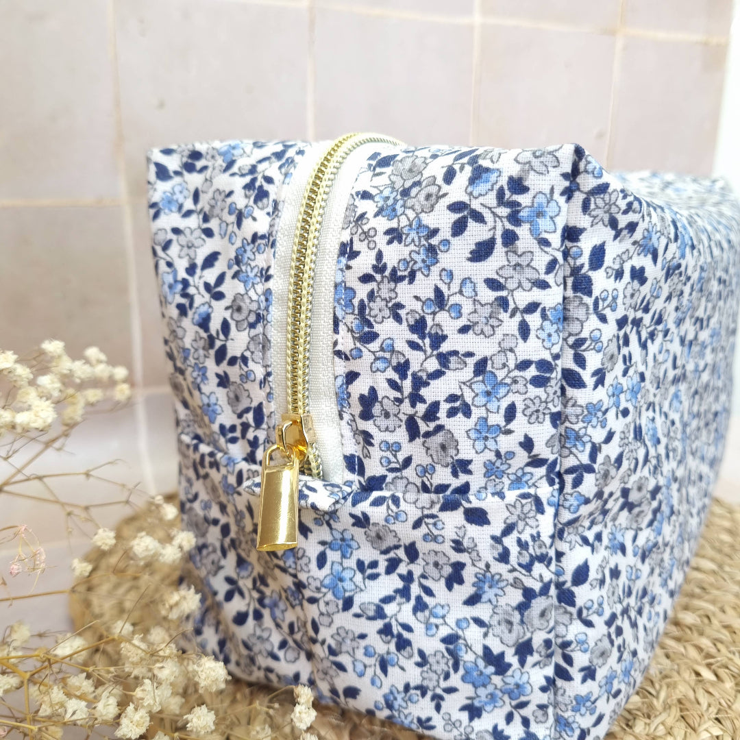 Trousse de Toilette Petites Fleurs Bleues Alice et Jeanne