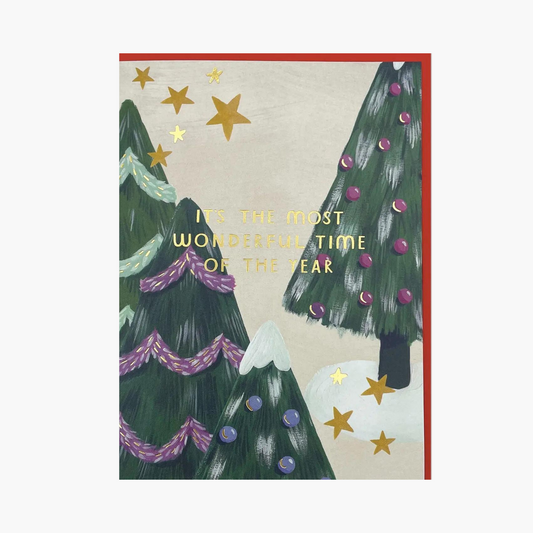 Carte de Noël avec Trois sapins décorés et des touches de dorure.