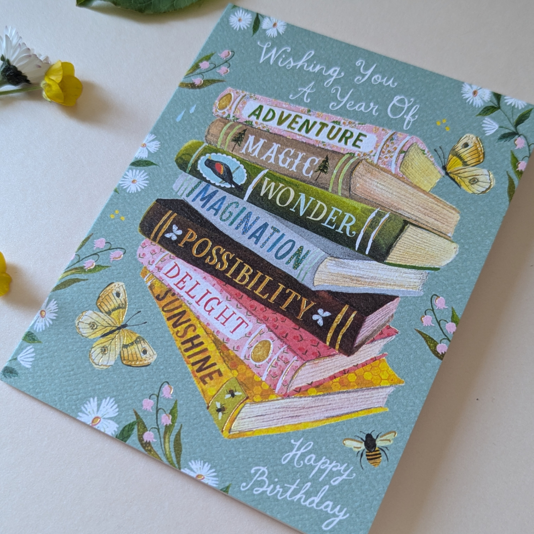 Carte d'anniversaire Pile de Livres Katie Daisy