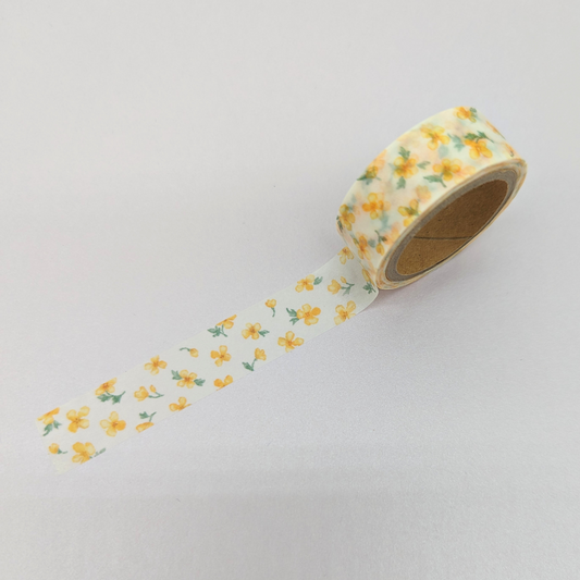 Masking tape avec des petites fleurs jaunes.