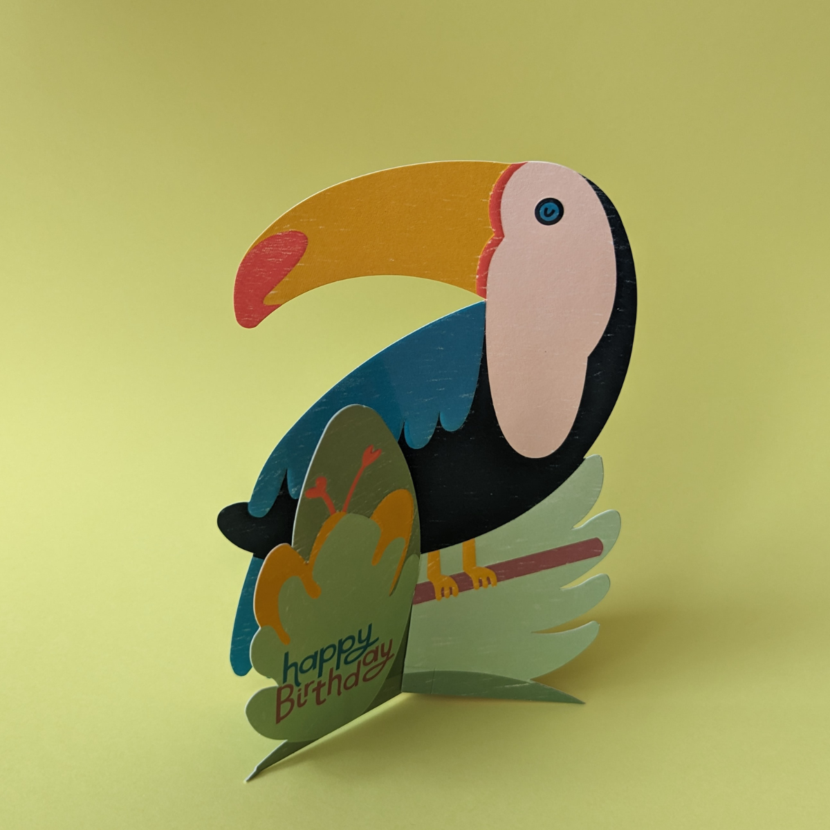 De la couleur, de l'exotisme avec cette carte d'anniversaire Toucan qui ne demande qu'à être déployée pour célébrer ce jour si particulier. 