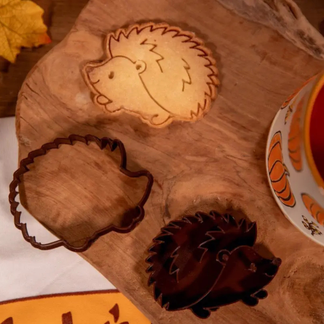 Emporte-pièce hérisson pour faire des biscuits sablés en forme de hérisson.