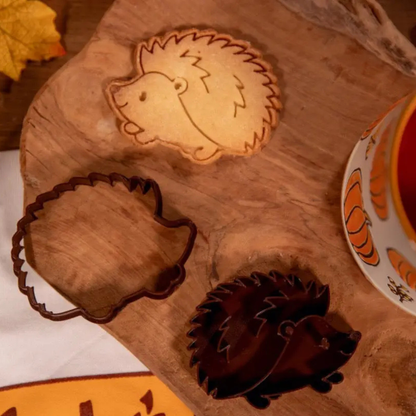 Emporte-pièce hérisson pour faire des biscuits sablés en forme de hérisson.