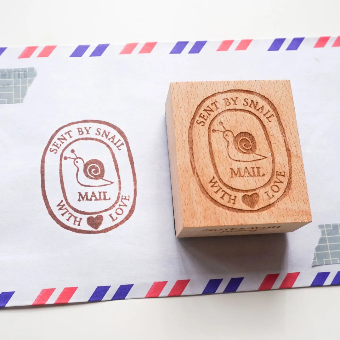 Tampon en caoutchouc « Envoyé par escargot avec amour » Note & Wish
